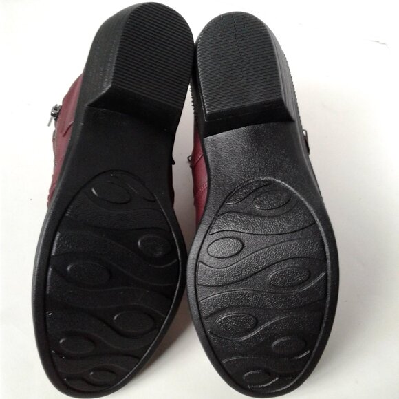 Women's Red Ankle Boot size 6M Faux Leather Easy Street - Picture 9 of 11